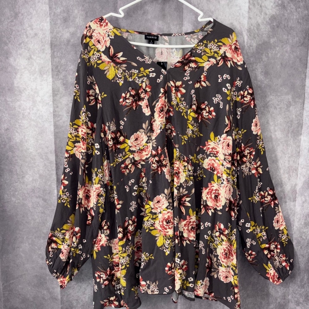 NWT Torrid Pink Gray Floral Babydoll Blouse Womens Size 3 Cottagecore